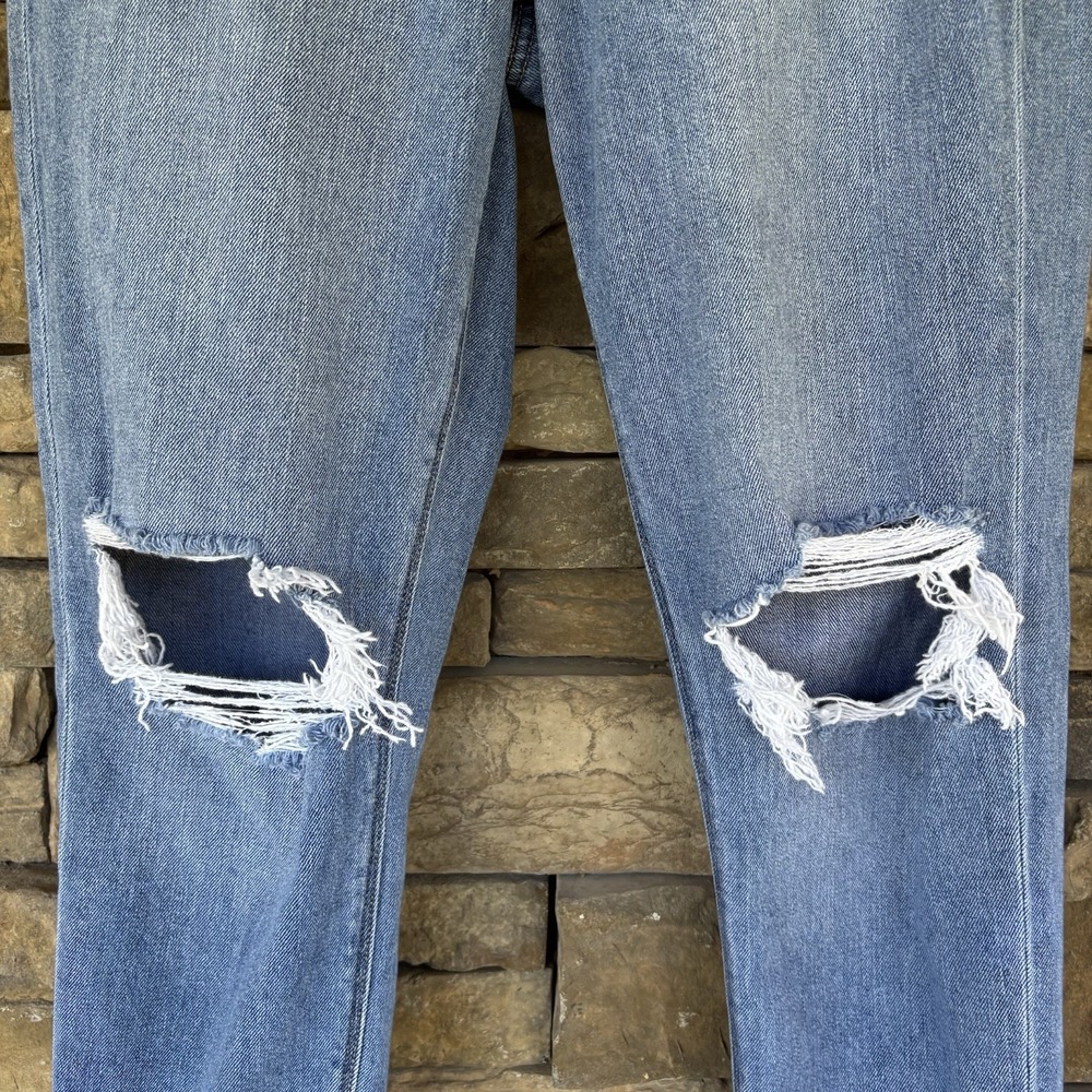 Women's size 4 American Eagle Mom Jeans blue distressed denim High Rise - Picture 2 of 10
